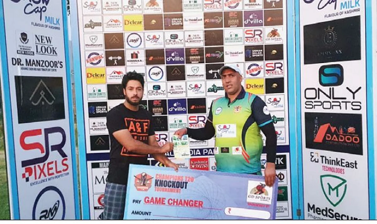 The opening day matches saw the participation of players like Abid Nabi and Adil Reshi.