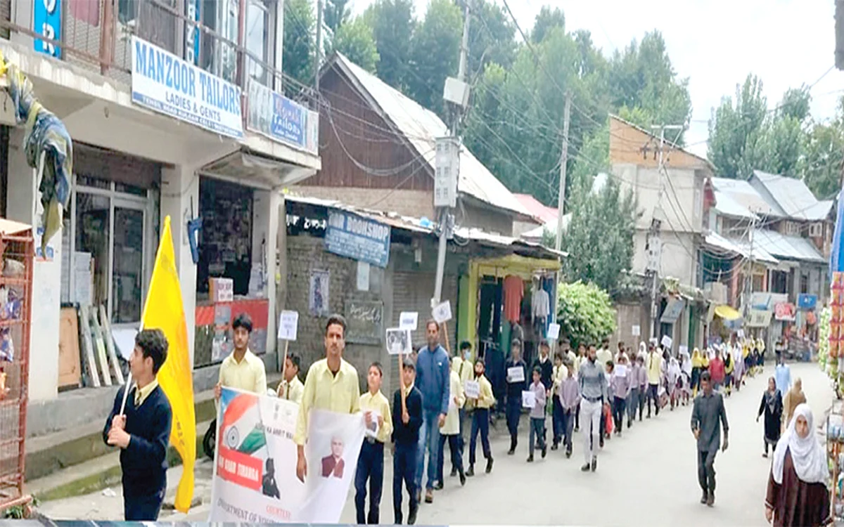 DYSS Kulgam organises Cycle Race