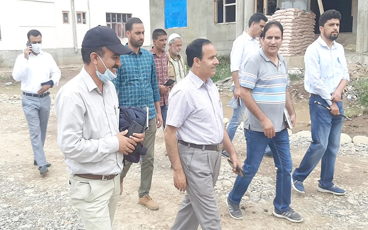 Itoo takes stock of tourism infrastructure in south Kashmir