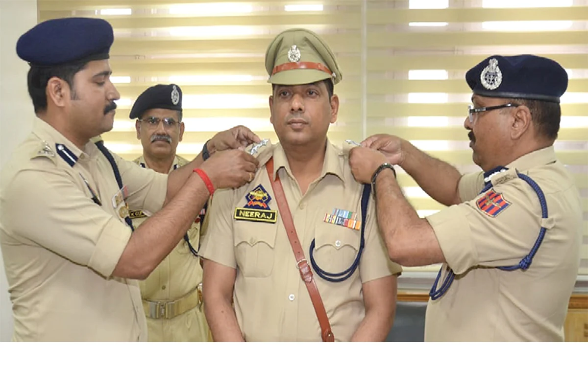 DGP decorates newly promoted DySPs, sub-inspector