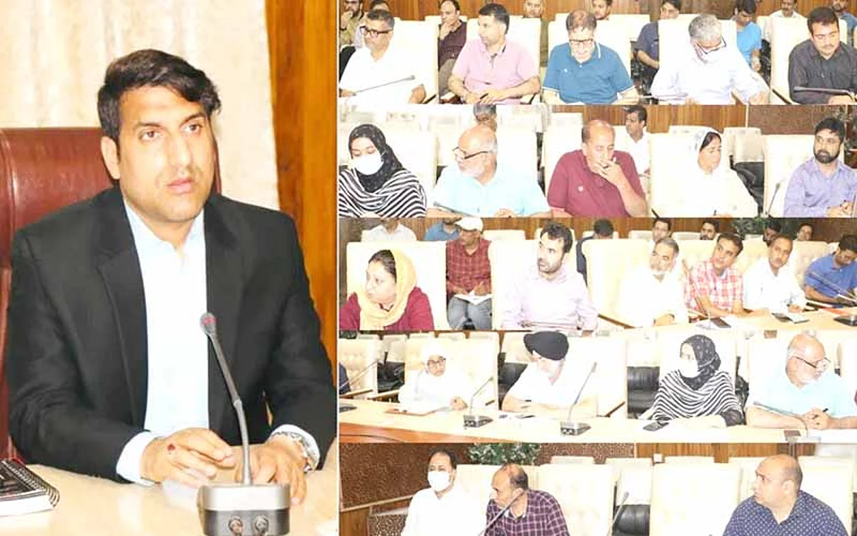 Departments directed to adopt online mechanism in Public Service Delivery in Srinagar