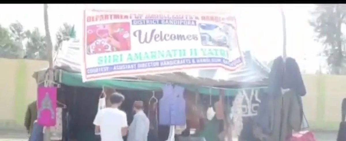 All the batches of Yatries are being warmly welcomed by locals including traders, PRI members and government officials.