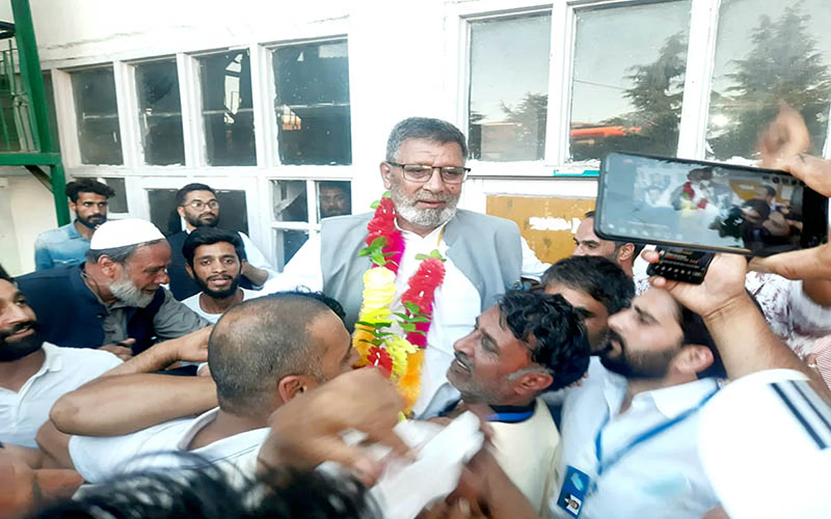 Ganaie elected President of Traders Federation Sopore