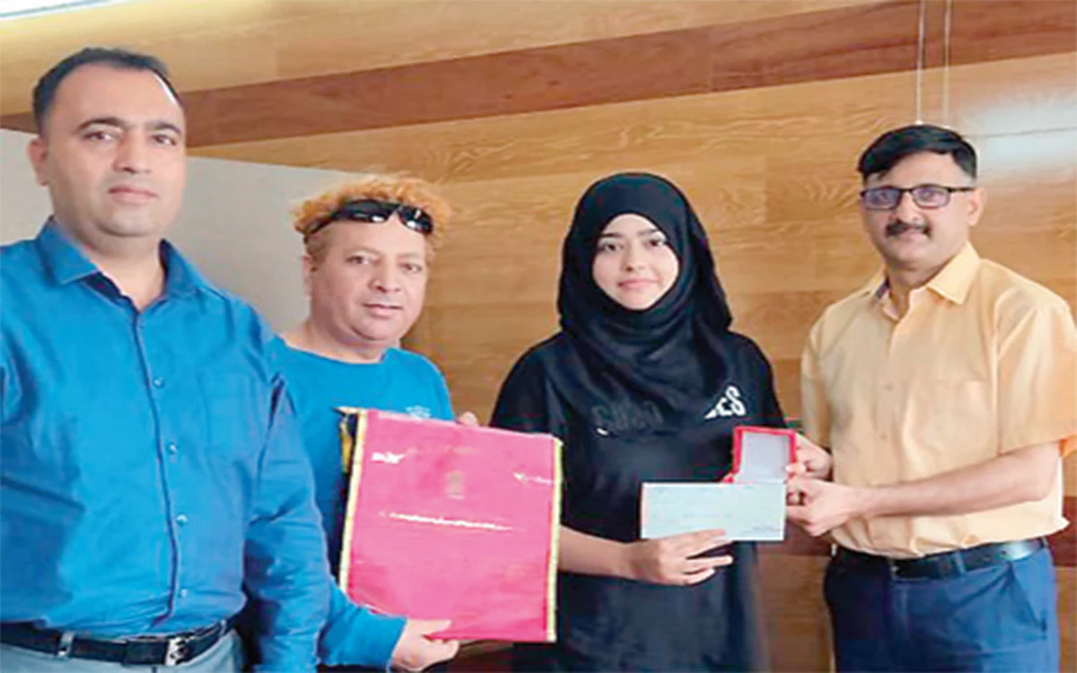DPS Budgam student bags State Award in sports category