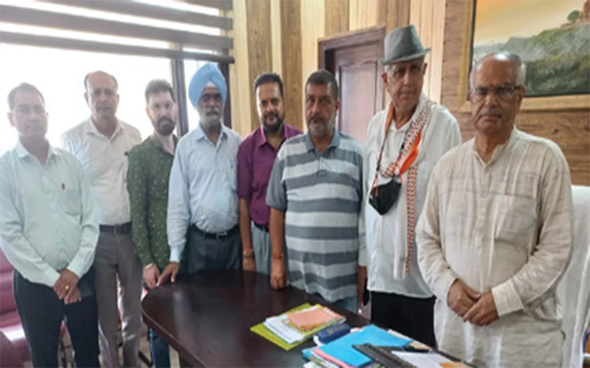 Delegations meet Ashok Koul