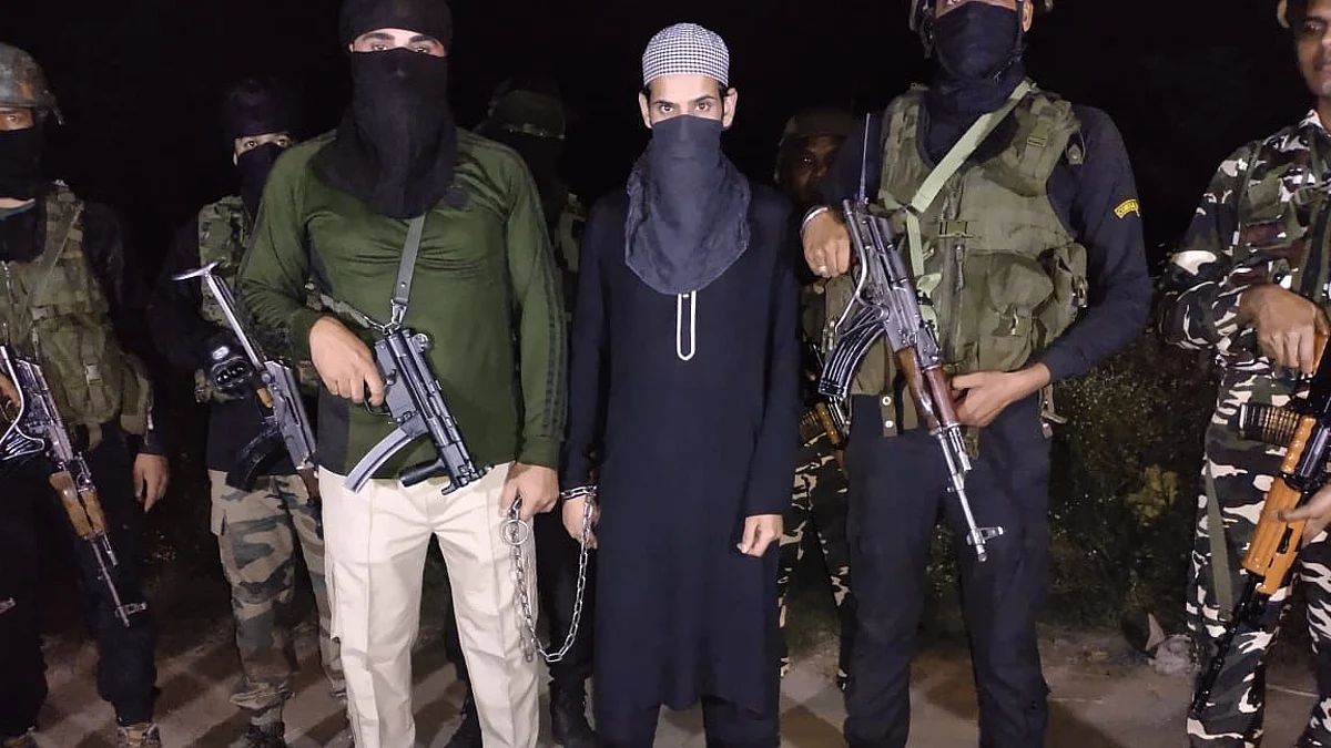 Police on Saturday claimed to have arrested a hybrid Lashkar terrorist in north Kashmir's Baramulla district.