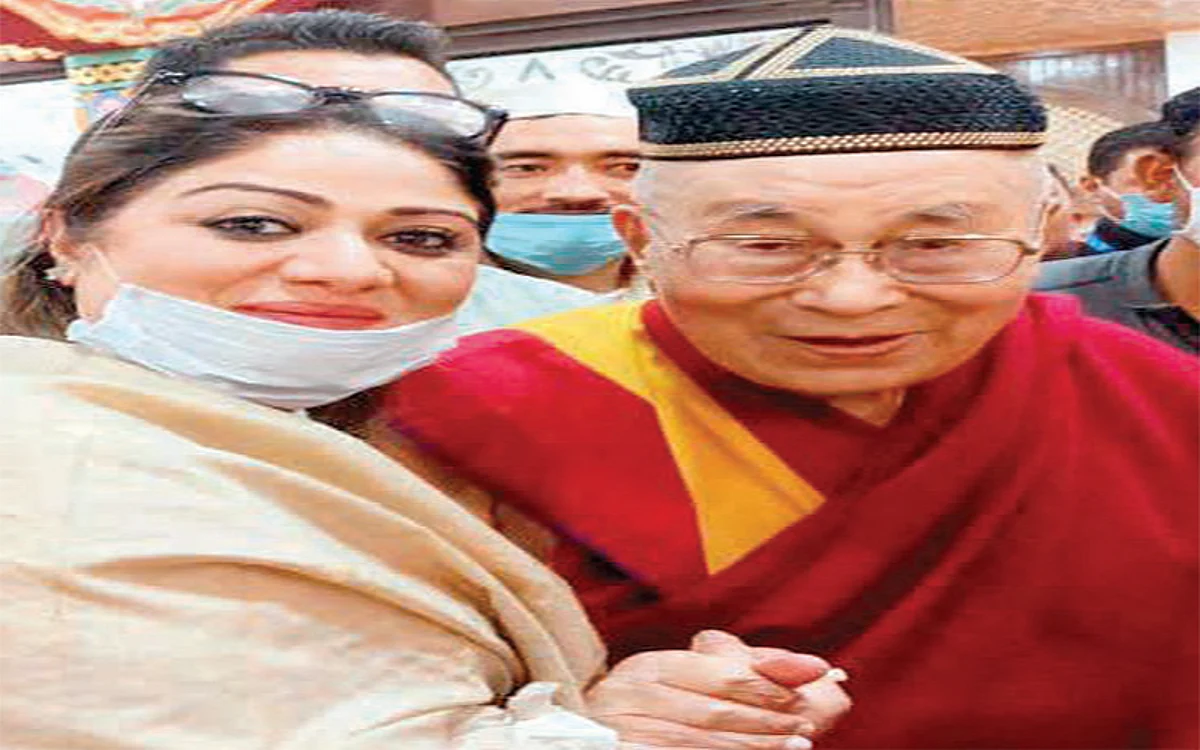 Dr Hina Bhat meets Dalai Lama
