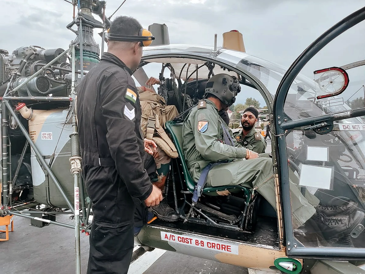 A statement of the Army issued here said that the rescue team immediately rushed to the site after getting information about the casualties.