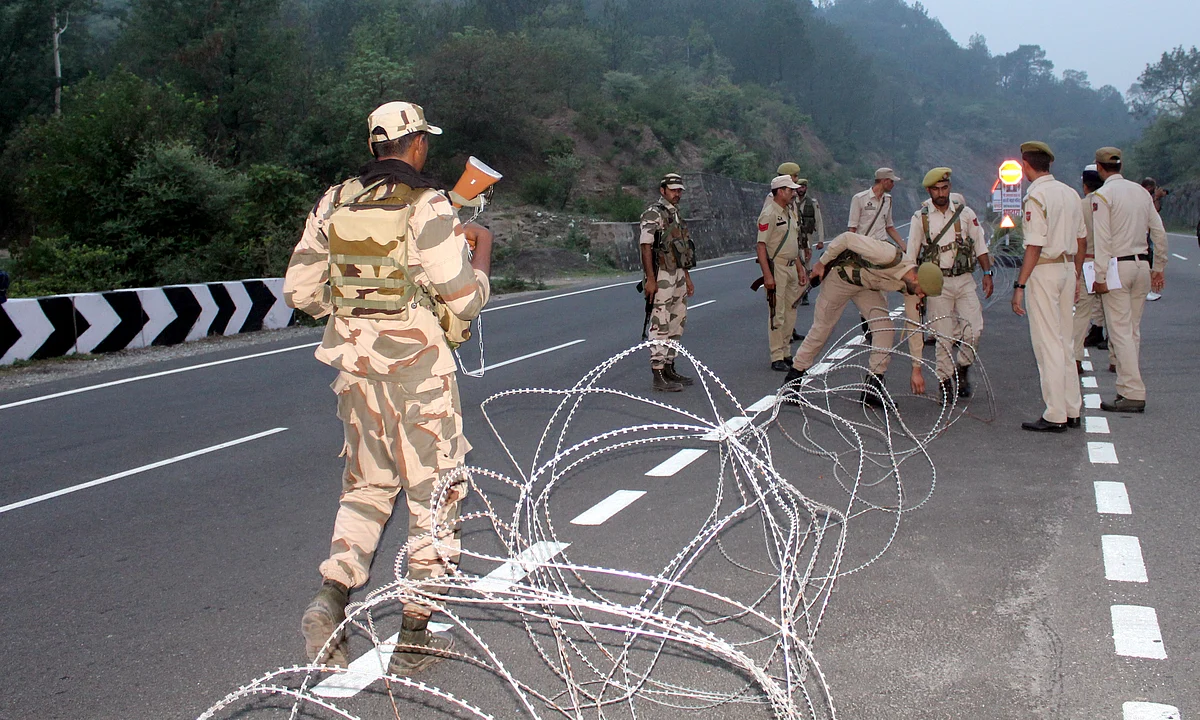 Udhampur, June 29: Security and police personnel keep a vigil on the Jammu Srinagar National Highway (NH-44) ahead of Amarnath Yatra 2022, at Tikri village of Udhampur district of Jammu and Kashmir on Wednesday.