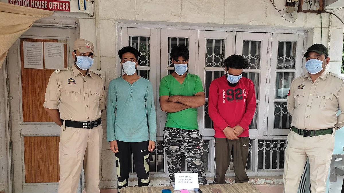 Police in central Kashmir's Budgam district on Friday arrested two thieves, who snatched the cellphone of a migrant worker from Bihar the preceding day, and a shopkeeper they sold it to.