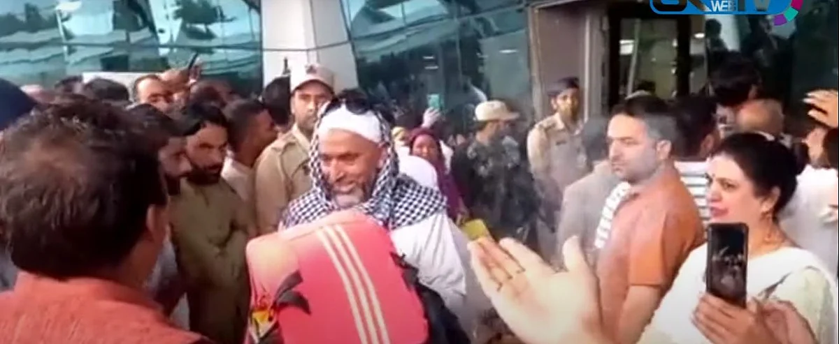 Kashmiri Pandits welcome Hajjis
