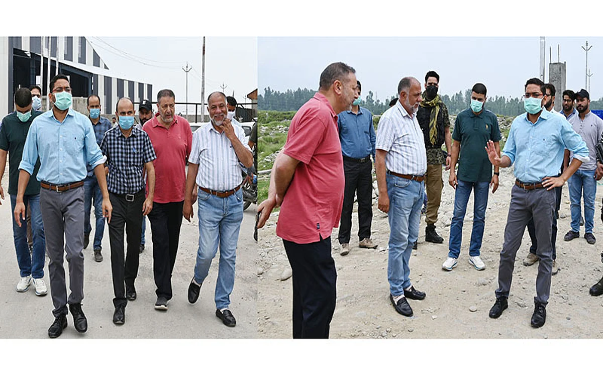 DC Shopian visits Industrial Estate Aglar