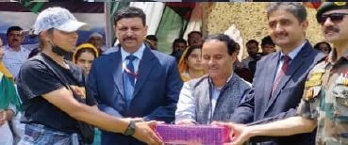 Speaking on the occasion, the Deputy Commissioner appreciated the joint efforts of Tourism Department, Civil Administration and Army for conducting Bangus mela.