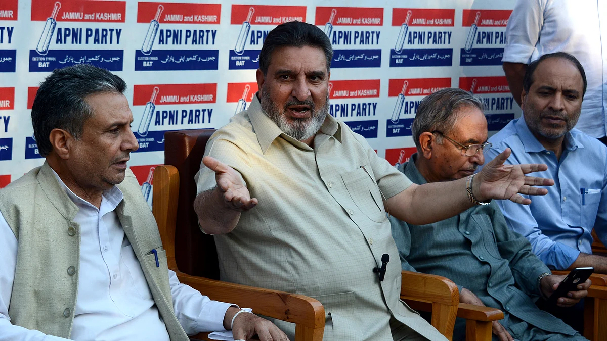 Apni Party chief Altaf Bukhari (C) along with party leaders during a presser in Srinagar on Thursday August 18 2022.