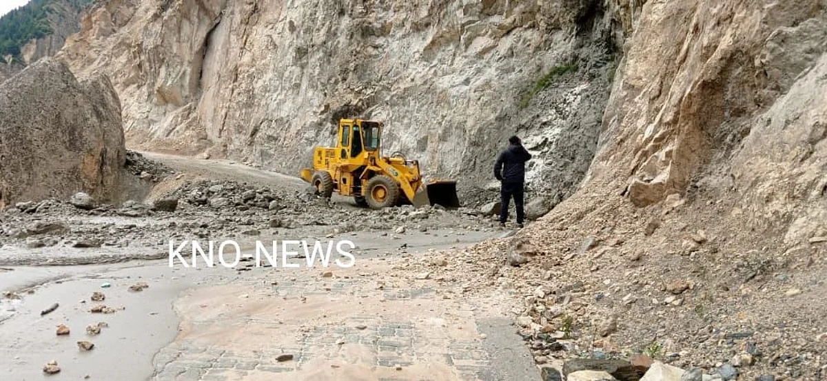 Srinagar-Jammu National Highway | Landslides disrupt traffic movement near Ramban for several hours