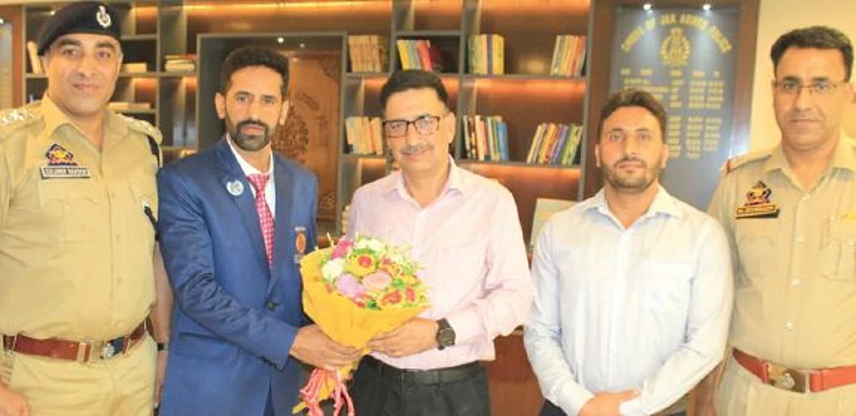 A felicitation ceremony was held in APHQ J&K Srinagar today to felicitate Ravees Ahmad.