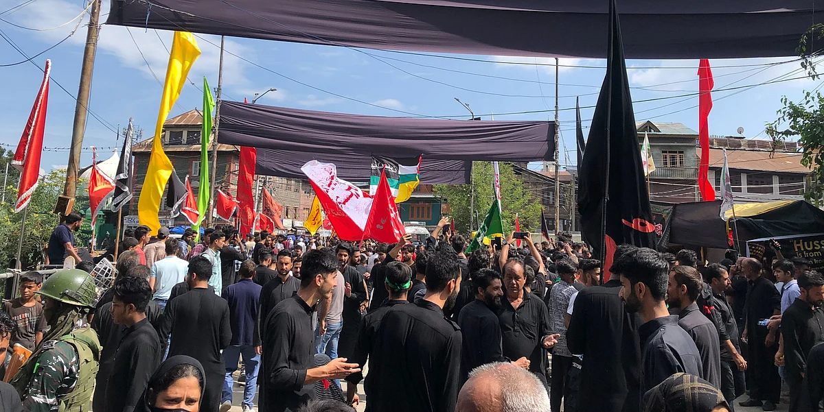Shia mourners during a procession on 9th Muharram at Gaw Kadal Srinagar, Monday 8 August 2022.
