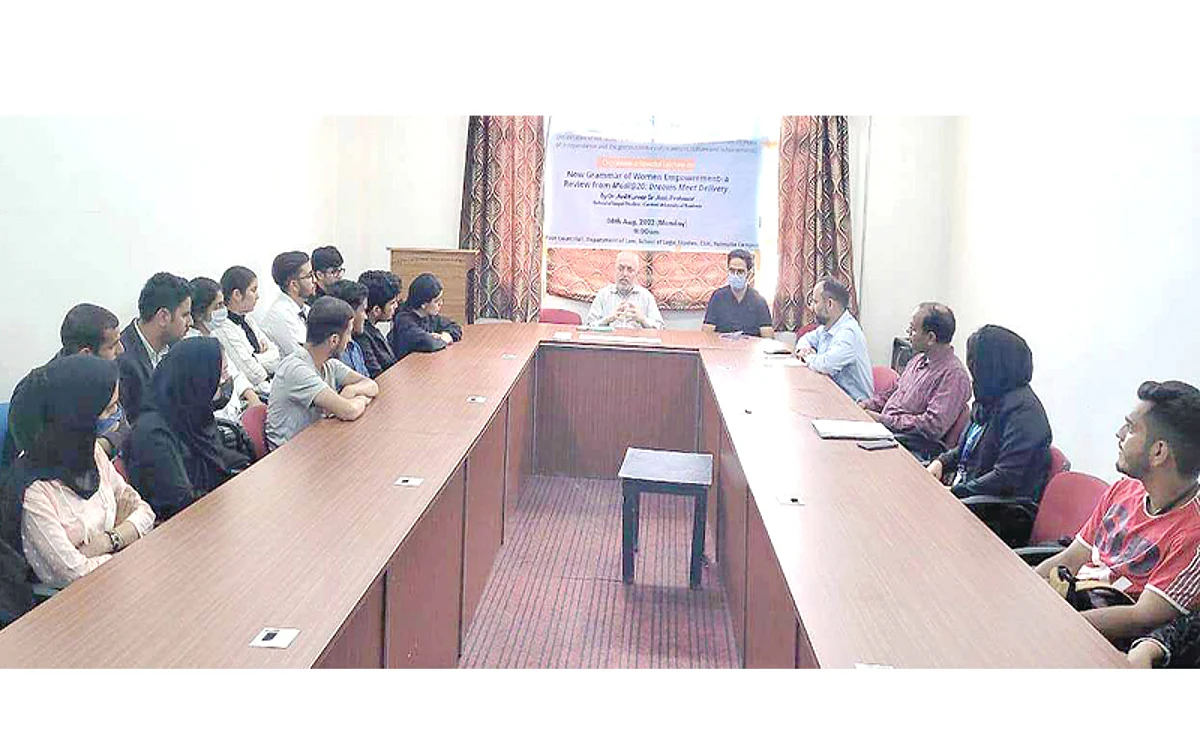 SLS holds special lecture