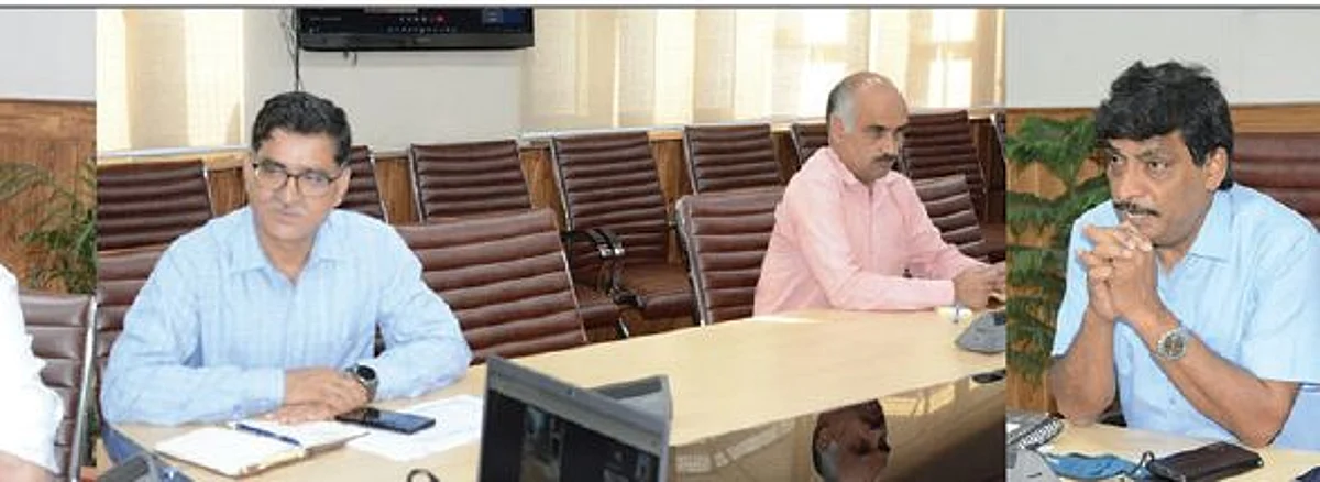 The meeting was also attended by Principal Secretary, Jal Shakti Department; CEO JJM; Chief Engineers of Jal Shakti Kashmir/Jammu and other concerned officers of the department.