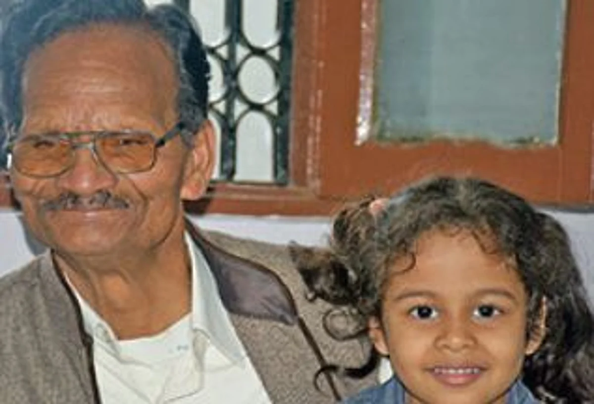Aaradhya with her grandfather