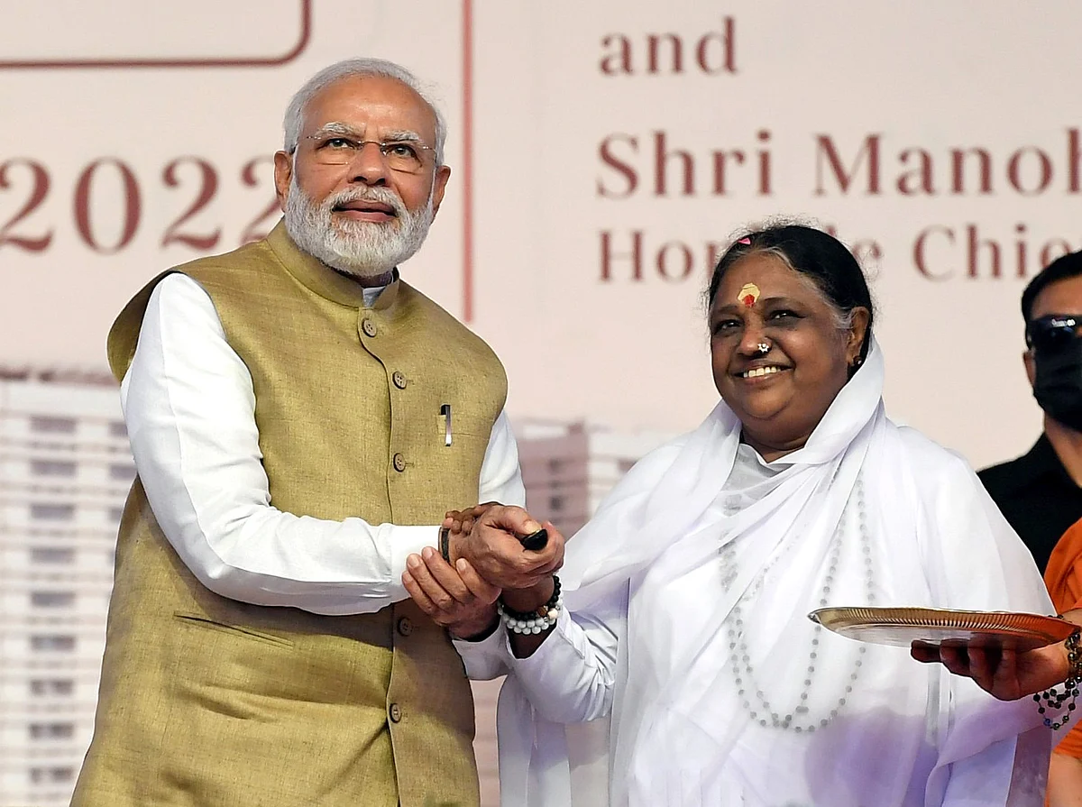 Prime Minister Narendra Modi inaugurates the state-of-the-art Amrita Hospital, in Faridabad on Wednesday.
