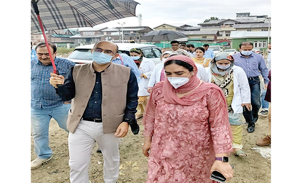 Bhupinder Kumar inspects various city hospitals, reviews progress on ongoing works