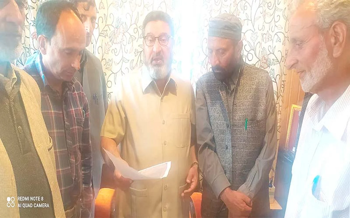 Uri delegation meets Altaf Bukhari