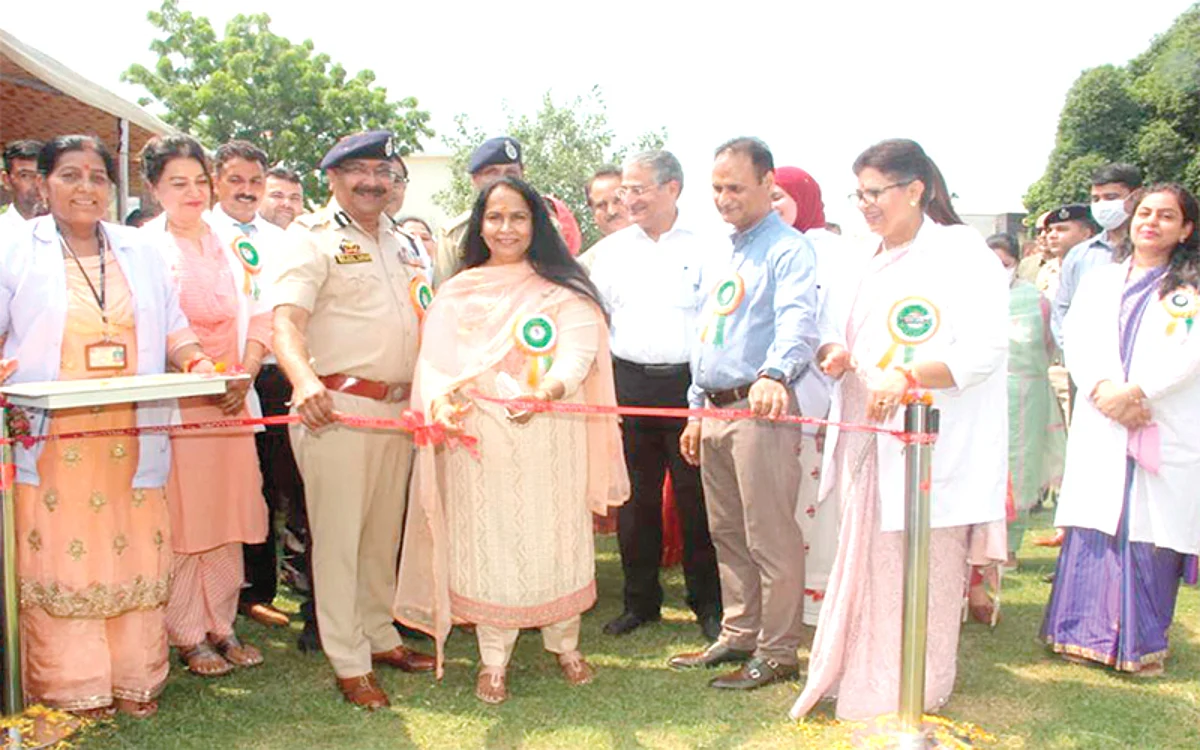 DGP, chairperson PWWA visit Police Hospital Jammu