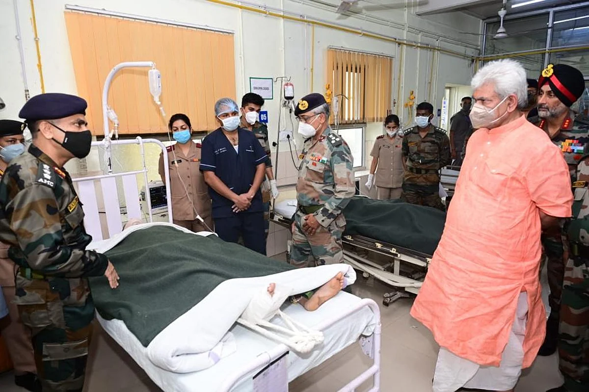 Lieutenant Governor, Manoj Sinha Tuesday visited Army Hospital Srinagar and enquired about the well-being of ITBP personnel injured in a road accident near Chandanwari Pahalgam in south Kashmir's Anantnag district.