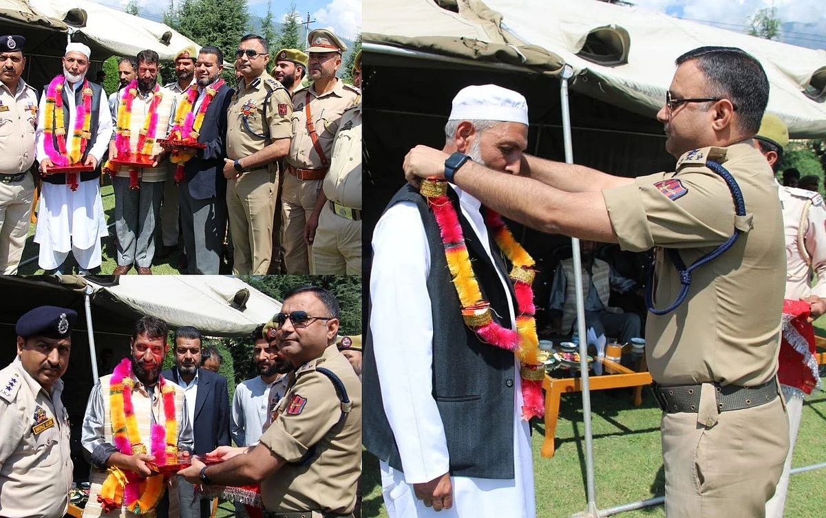 While acknowledging the contribution of the outgoing officers, SSP Bandipora also conveyed his best wishes to the retiring officers and prayed for their good health and success post-retirement.