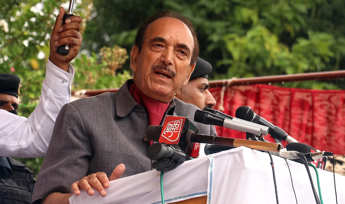 Gh Nabi Azad during a public rally in Baramulla.