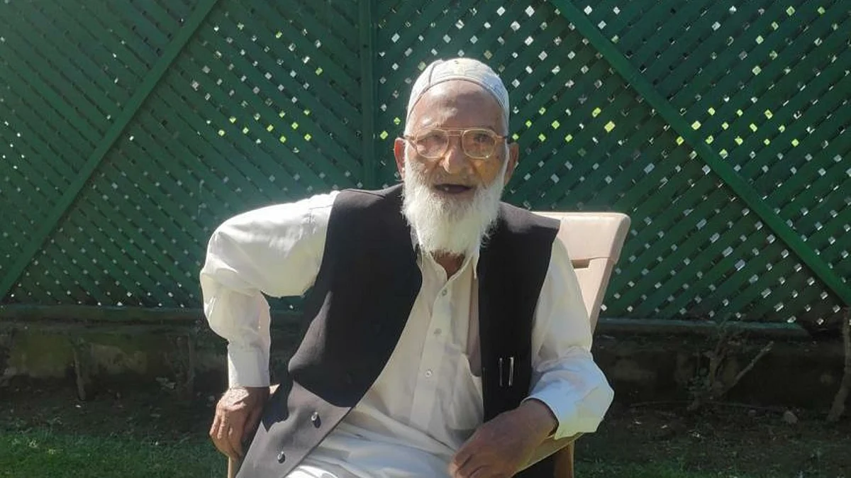Noted Islamic scholar from south Kashmir's Shopian district Muhammad Shaban Bhat of passed away on Monday.
