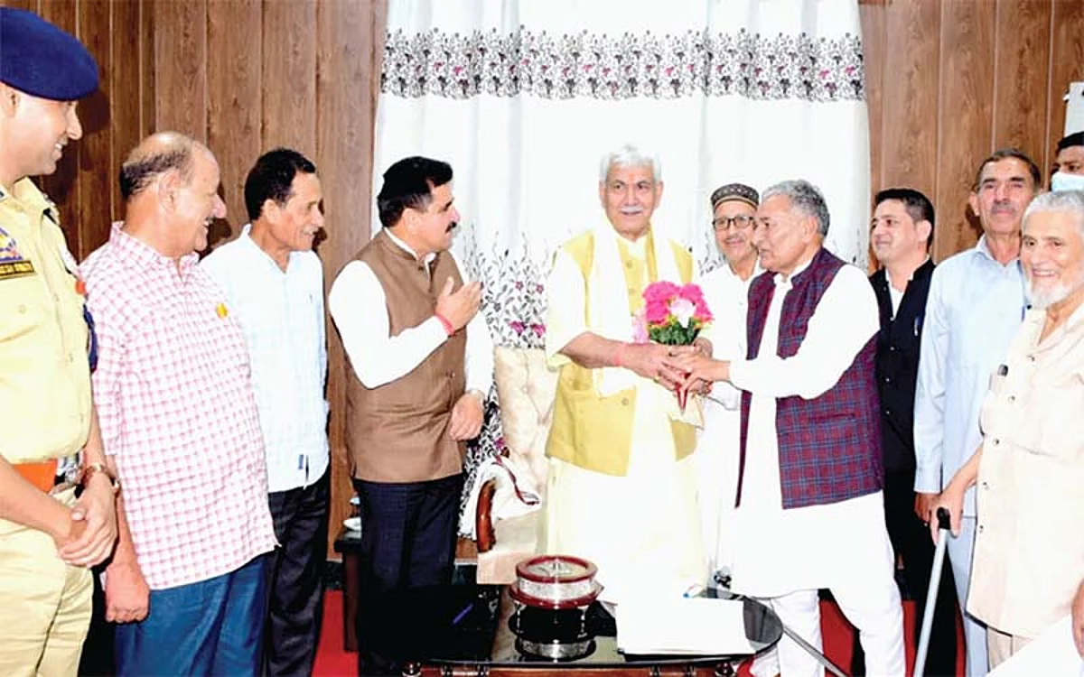 Several delegations meet LG Sinha in Doda