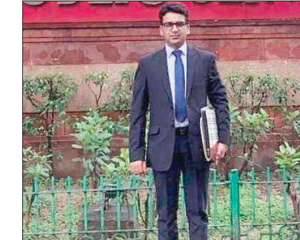 To a question about the procedure of this exam, he said that an aspirant must have at least seven years experience of practicing law in any court across the country.