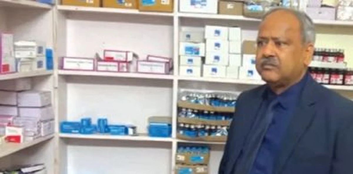 During the visit, the Vice Chancellor took stock of the facilities being provided at the health centre of the University for the students, staff, faculty and the residents of nearby villages of the University.