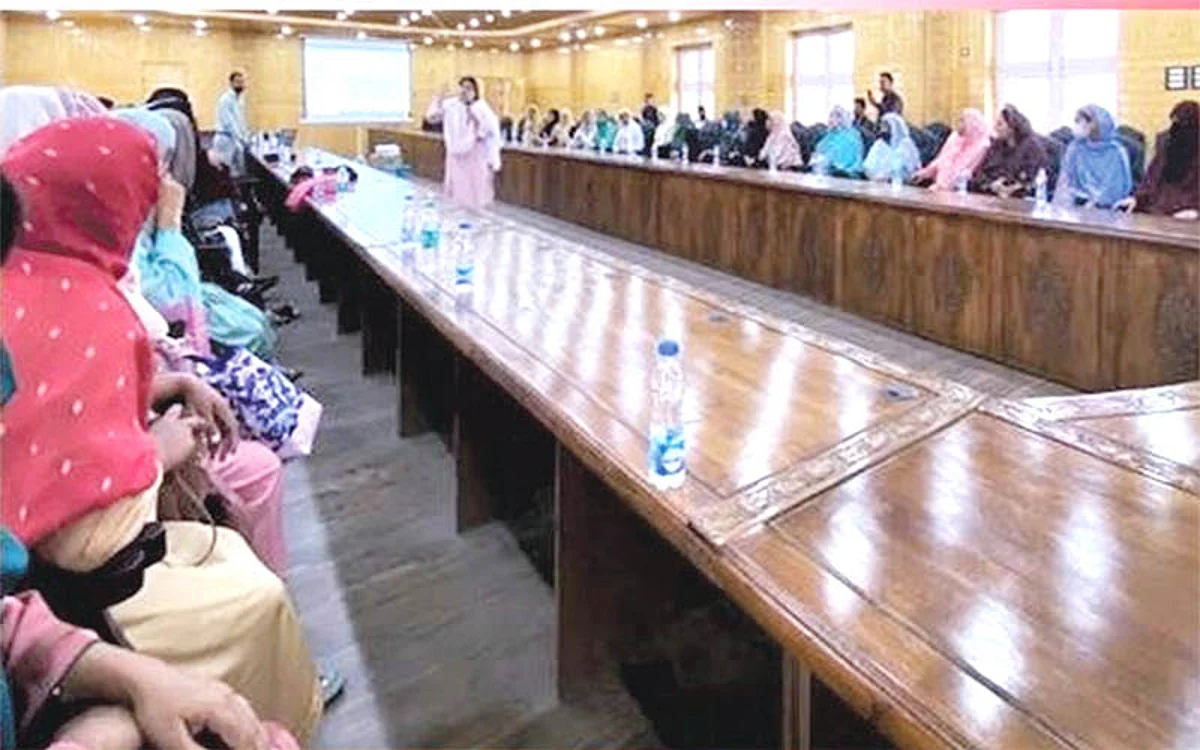 PHDCCI Kashmir organises training programmes for artisans