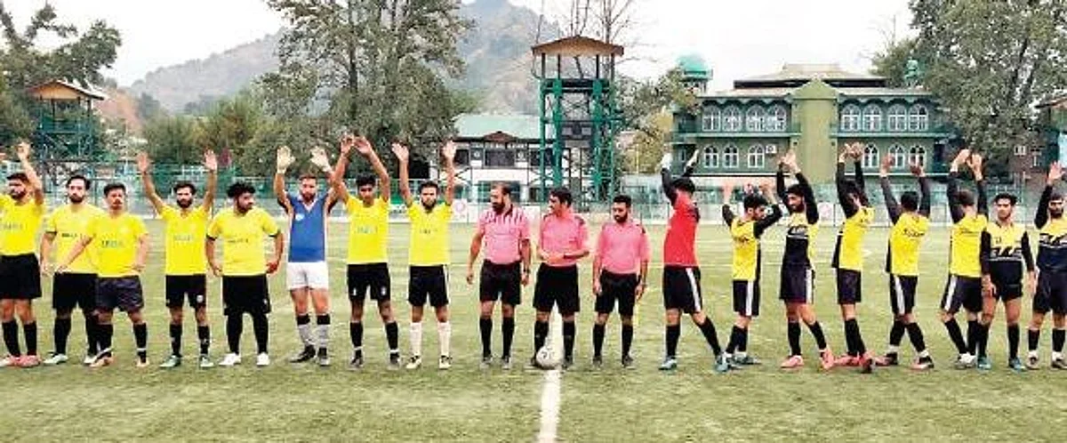 In the second game, SSM college defeated GDC Sopore by 2 goals to 1. Numaan and Shayaan scored 1 goal each for SSM college while Murad scored 1 goal for GDC Sopore.