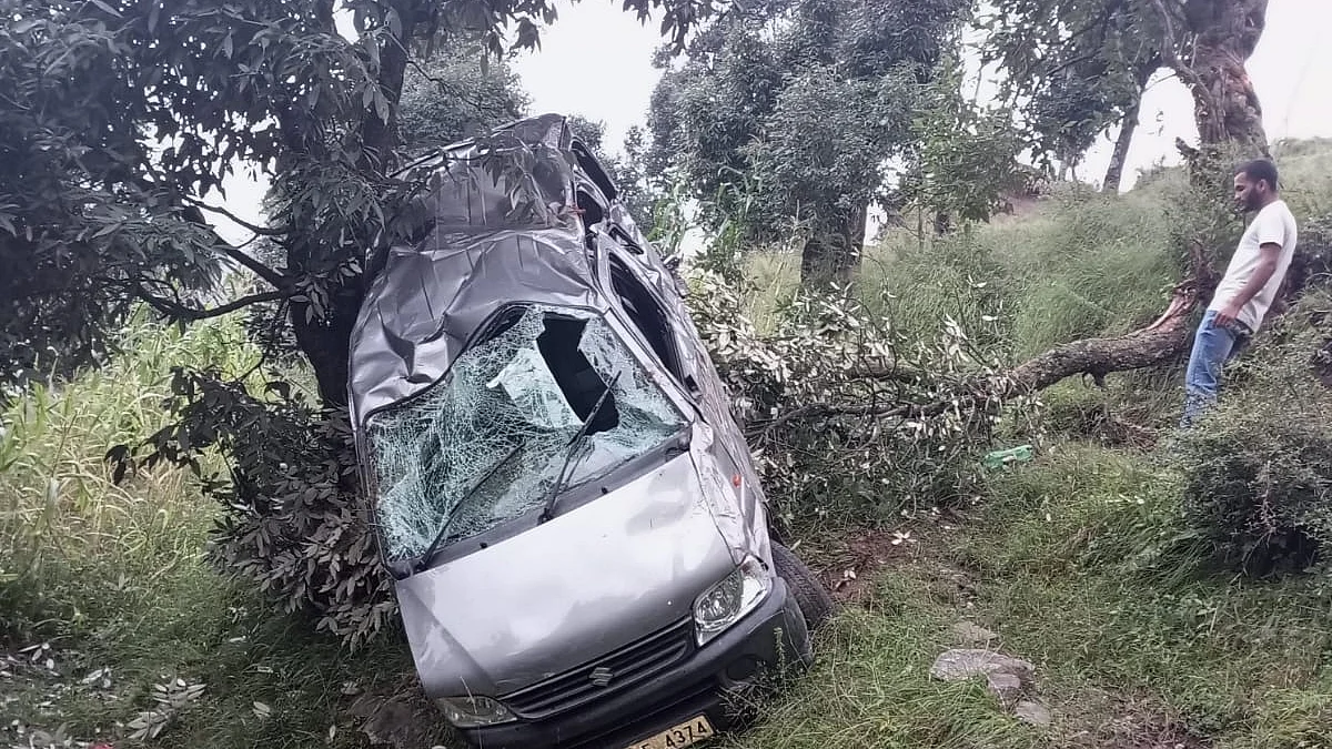 Two teenagers among seven injured in Rajouri road accident
