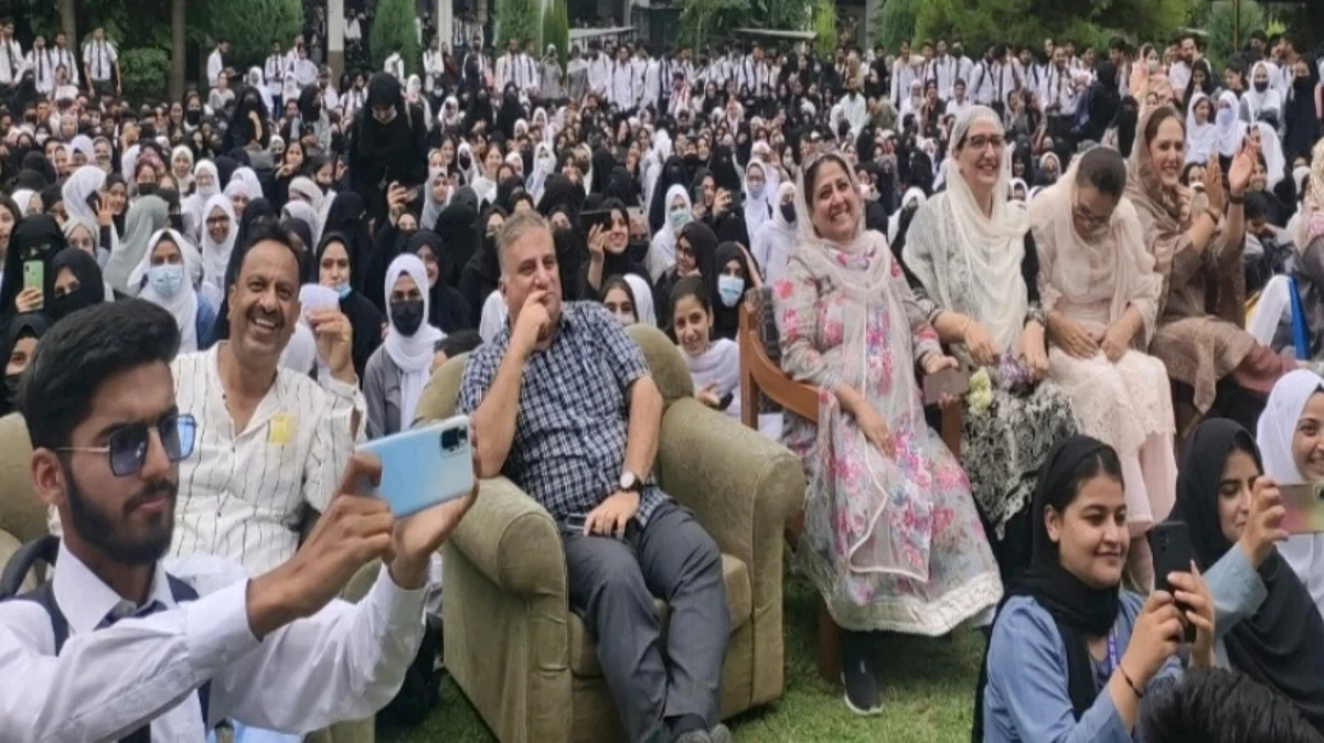 Islamia College Of Science and Commerce Tuesday celebrated Teachers Day as a part of celebrations being held from 5th to 9th September.