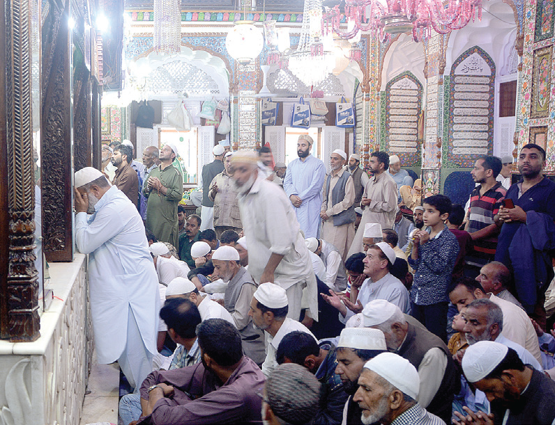 During these 13 days, special prayers were held throughout day followed by nightlong prayers on the later part of Urs days.