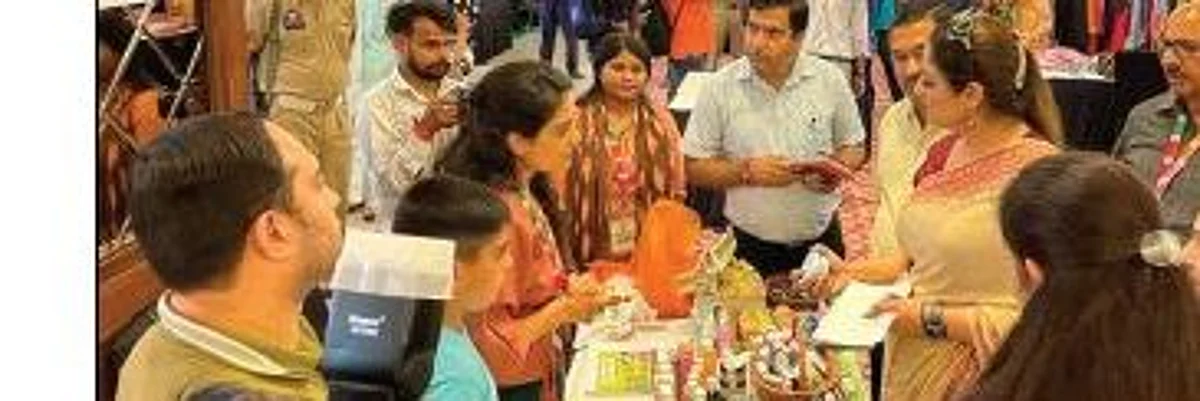 Also present on the occasion were Dr A KKapoor, Chairman Sankalap Naya Avtaar, PBKapoor, Vice Chairman, Dr Rahul Kapoor, Director, Mrs. Gayika Kapoor, Simran Gupta.