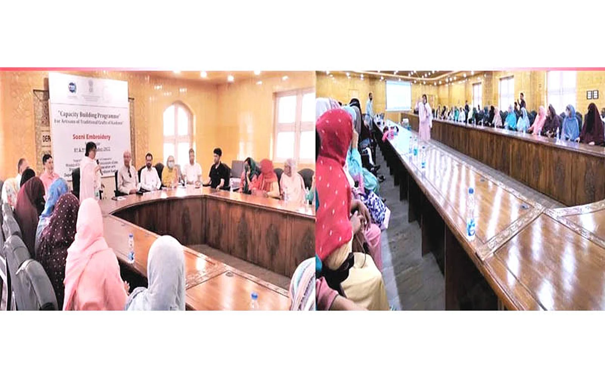 Kashmiri artisans receive training in industry-govt joint program