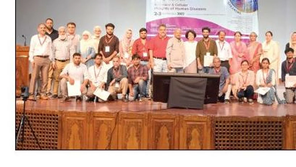 A panel of judges evaluated all posters and presentations following which certificates and cash prizes were given to the students for both oral and poster presentations.
