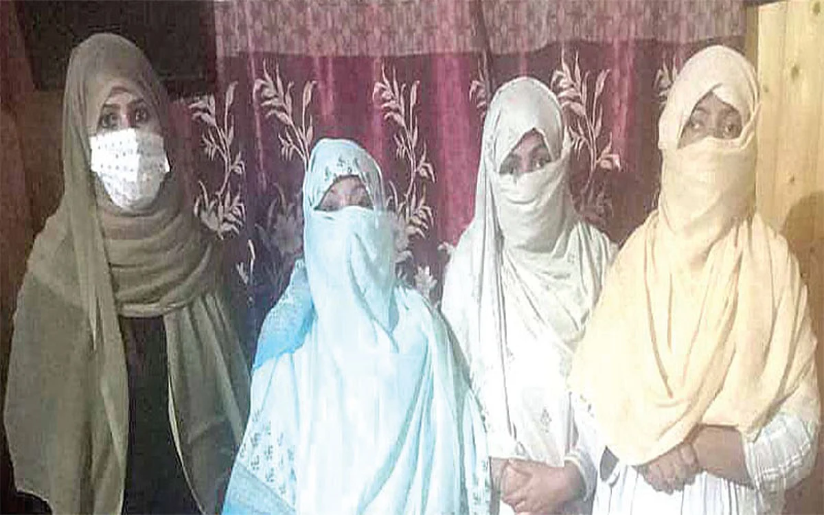 Srinagar Police bust gang of thieves