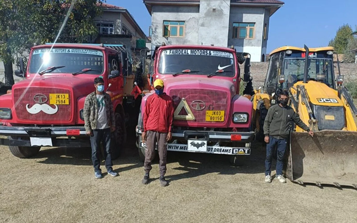 3 persons arrested for illegal transportation of minerals in Budgam