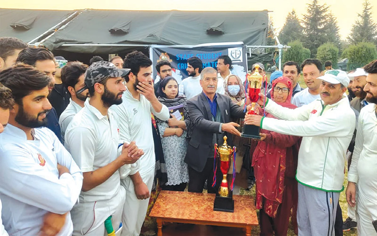 KU’s Law students beat Law faculty by 8 wickets
