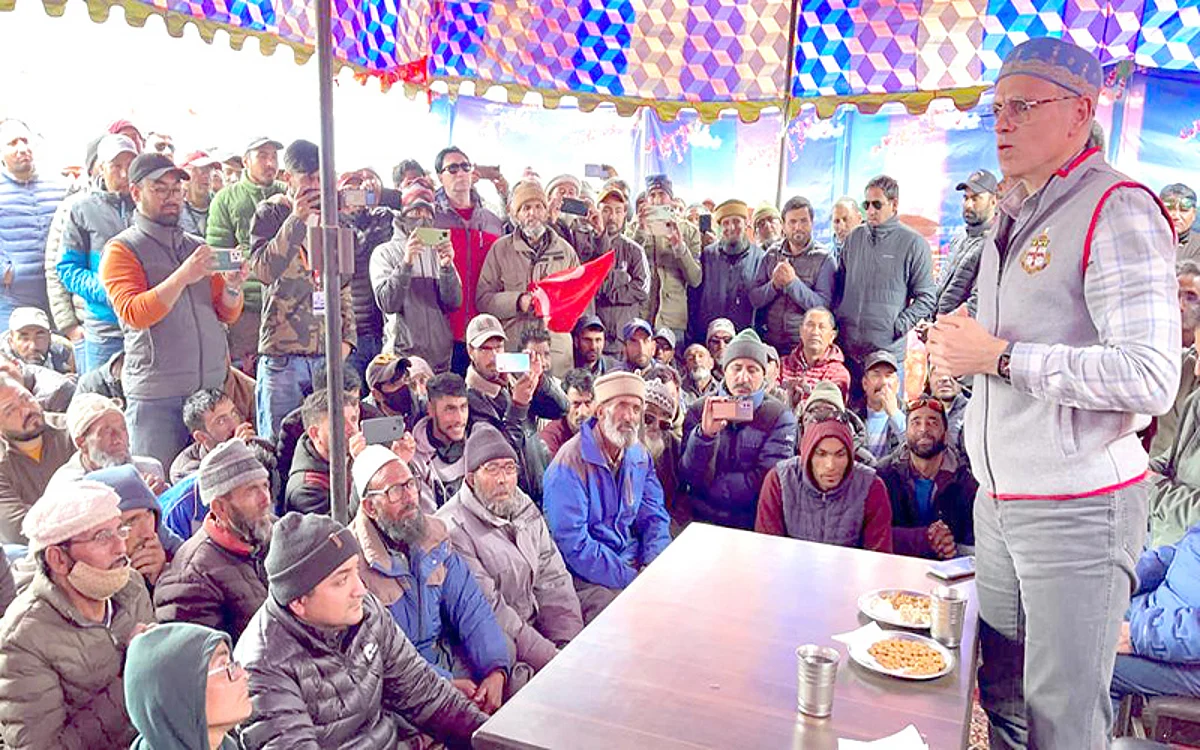 Omar Abdullah begins Kargil tour