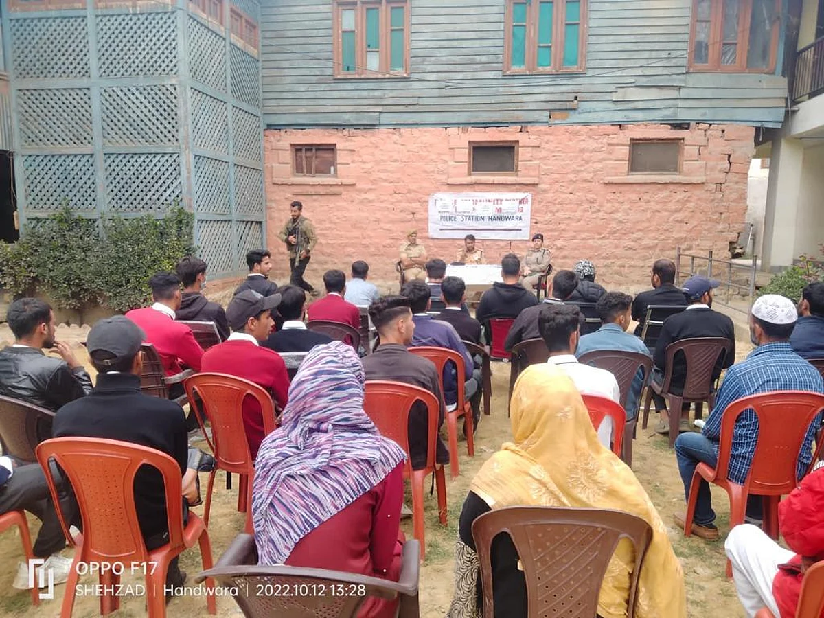 The participants were also cautioned against accepting friend requests from unknown persons or chatting with unauthenticated persons on social media.