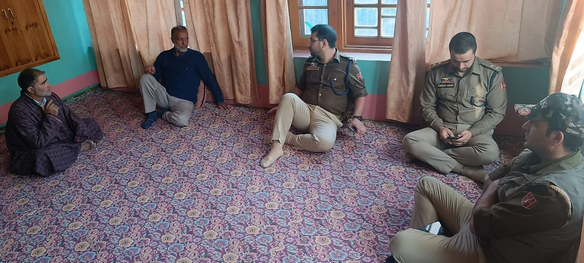 The officers assured the families of these martyrs that every possible help & support will be provided by the J&K Police.