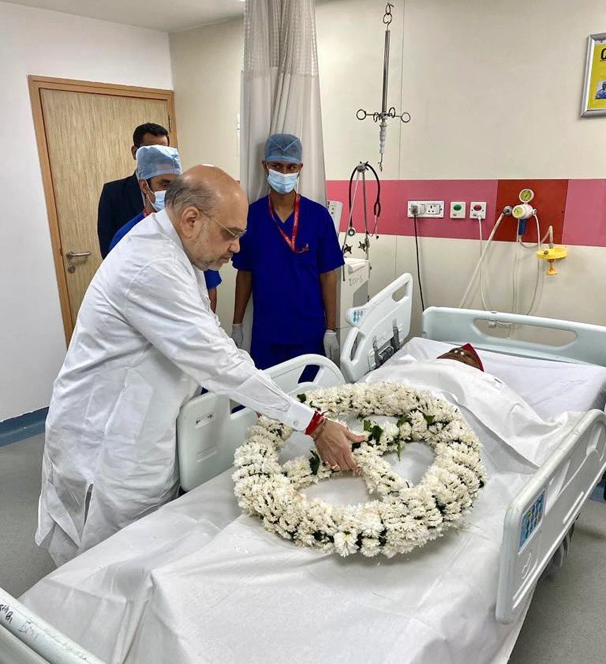 HM Shah pays tributes to Mulayam Singh Yadav.